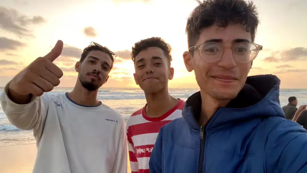 “Acá nadie quiere ni confía en Hamas”: las vidas rotas de dos hermanos palestinos que sueñan con una vida lejos de Gaza